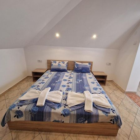 Guest House Yanina سوزوبول المظهر الخارجي الصورة
